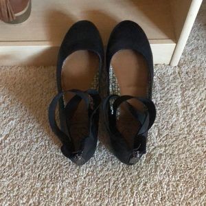 daisy fuentes Black Wrap Around Ankle Zip-Up Flats